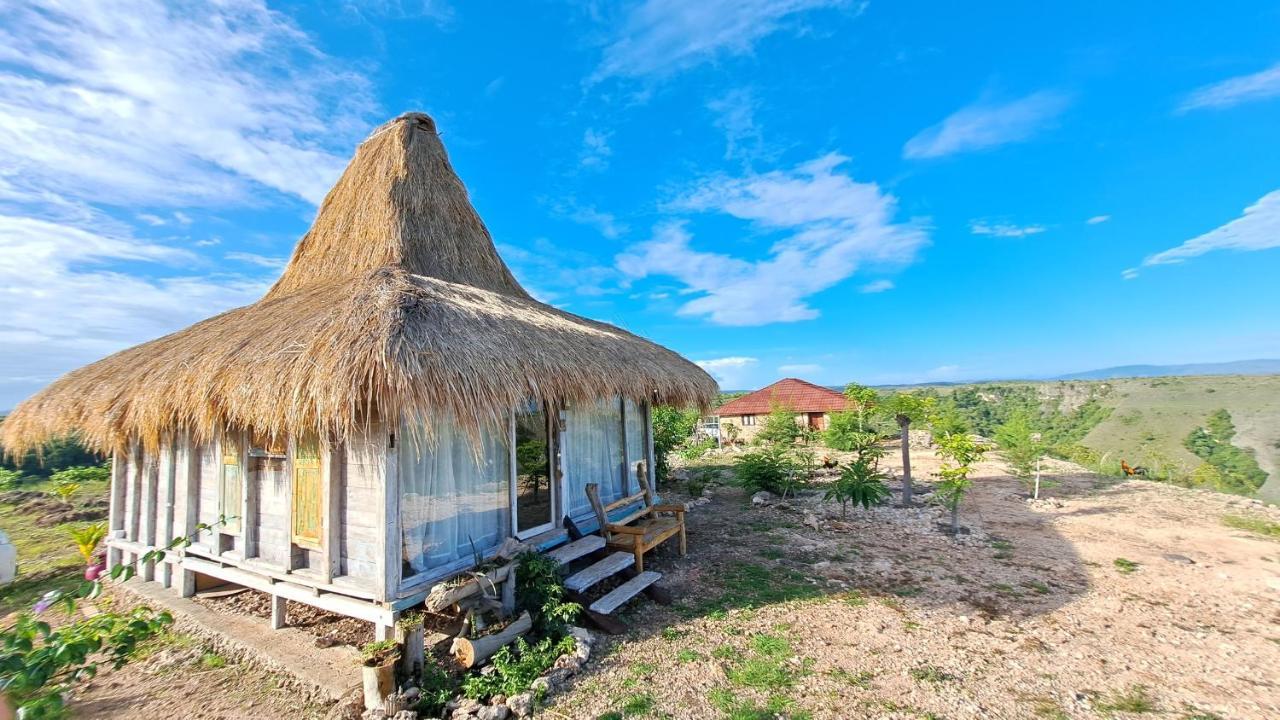 Hars Garden Sumba Hotel Waingapu Exterior photo